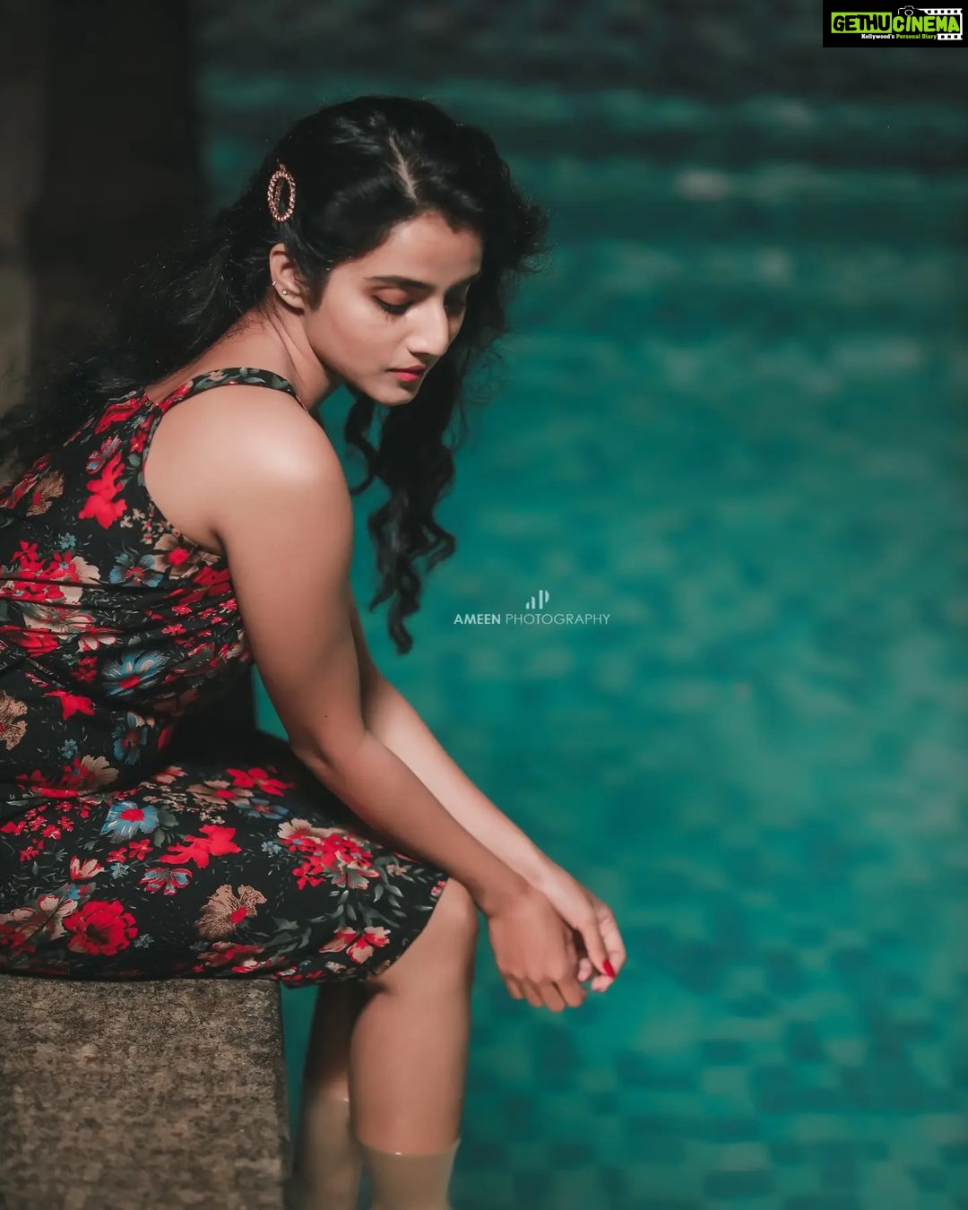 Ann Sheetal Instagram - We return to each other in waves... this is how water loves ❤️ #ThanksbetomyGod #PraisebetomyGod #Blessed Outfit @darice_trendz P.C @ameensabil @eventuraweddingevents MUAH @vikramanvijitha Location @ragamayamunnar #waves #euphoria #mood #moodyvibes #peace #😊 #happy