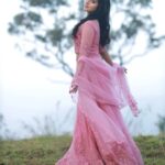 Ann Sheetal Instagram - 🌸 Picture courtesy : @eventuraweddingevents @ameensabil Hair and makeup : @vikramanvijitha Outfit : @paris_de_boutique Location : @ragamayamunnar #ThanksbetomyGod #PraisebetomyGod #Blessed #munnar #vibes #idukki #moodyvibes #lehenga Ragamaya Resort and Spa
