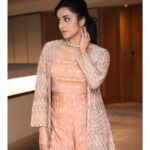 Ann Sheetal Instagram - #ThanksbetomyGod #PraisebetomyGod #Blessed Styled by @lahithya.reddy Designer @naomibyneehabhumana Jewellery @petalsbyswathi #ootd #peach #happy #random #😊 #hyderabad Hyderabad