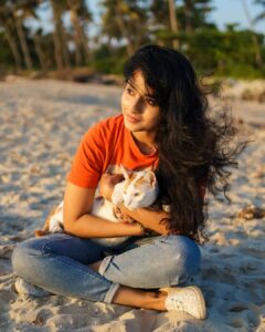 Ann Sheetal Instagram - Meow's 🐾 day out ❤🥰

#ThanksbetomyGod #PraisebetomyGod #Blessed 

📷 @__finni__

#Leotherescue #adoptdontshop🐾 
#catmom #catsofinstagram #catstagram #catlovers #cats #catlife #meow #catlove #catloversclub #catoftheday #catscatscats