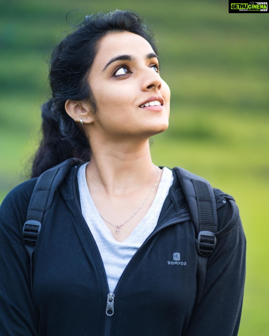 Ann Sheetal Instagram - No reason to stay... it's a good reason to go. #ThanksbetomyGod #PraisebetomyGod #Blessed š· @jithu_m_baiju #wander #travel #random #happy #portrait #š #colors #travelawesome #wanderlust Peace