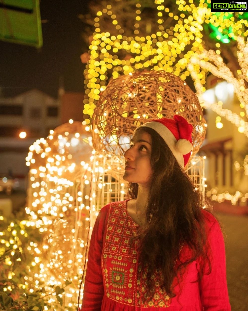 Ann Sheetal Instagram - " For to us a child is born, to us a Son is given, and the government will be on his shoulders. And HE will be called WONDERFUL COUNSELOR, MIGHTY GOD, EVERLASTING FATHER, PRINCE OF PEACE. " - ISAIAH 9 : 6 #ThanksbetomyGod #PraisebetomyGod #Blessed 📷 @__finni__ #merrychristmas #Christmas #christian #Yeshua