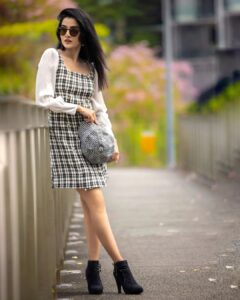 Ann Sheetal Instagram - ✨️🥰✨️
#ThanksbetomyGod #PraisebetomyGod #Blessed 
.
Outfit @paris_de_boutique 
.
.
.
.
.
.
.
.
.
.
.
#ootd #fashionblogger #fashionstyle #channel #paris #urban #city #streetstyle #fashion #check #winter