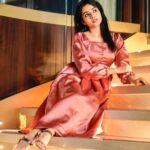 Ann Sheetal Instagram - ✨🌸🌼 #ThanksbetomyGod #PraisebetomyGod #Blessed . Outfit @nairaonline . . 📸 @paulfotografy . . . . . . . . . . . . . . #ootd #gown #gowns #rose #rosegold #gold #golden #happy #random #singapore #travel #wander #wanderlust