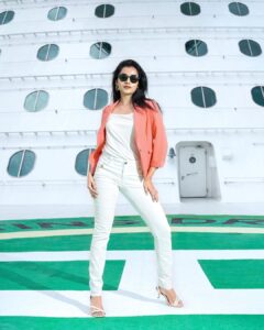 Ann Sheetal Instagram - Everything is temporary, emotions, thoughts, people and scenery. Don’t become attached, just flow with it. 
#PraisebetomyGod 
.
.
📷 @paulfotografy 
.
.
.
.
.
#happy #selflove #cruise #wanderlust #travel #loveyou #peace #quotes #moveon