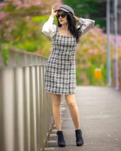 Ann Sheetal Instagram - ✨️🥰✨️
#ThanksbetomyGod #PraisebetomyGod #Blessed 
.
Outfit @paris_de_boutique 
.
.
.
.
.
.
.
.
.
.
.
#ootd #fashionblogger #fashionstyle #channel #paris #urban #city #streetstyle #fashion #check #winter