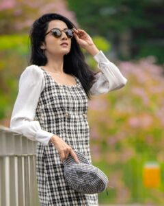 Ann Sheetal Instagram - ✨️🥰✨️
#ThanksbetomyGod #PraisebetomyGod #Blessed 
.
Outfit @paris_de_boutique 
.
.
.
.
.
.
.
.
.
.
.
#ootd #fashionblogger #fashionstyle #channel #paris #urban #city #streetstyle #fashion #check #winter