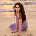 Ann Sheetal Instagram - Summer is here ☀️ #ThanksbetomyGod #PraisebetomyGod #Blessed 📷 @__finni__ #beach #summer #goodvibes #happy