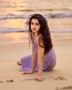 Ann Sheetal Instagram - Summer is here ☀️
#ThanksbetomyGod #PraisebetomyGod #Blessed 

📷 @__finni__

#beach #summer #goodvibes #happy