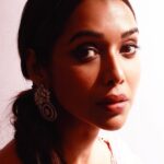 Anupriya Goenka Instagram - Kuch Lamhe.. 🌸 Saree-@kaaishabyshalini Pr- @papillonpublicrelations @ruhaninakra Hmu @kahkashaaaan Stylists- @stylebyrahilraja @arshadjrofficial Jewellery- @the_jewel_gallery 📸 @photographybybela