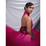 Anupriya Goenka Instagram - I like all things pink!💕 @filmfare 2022 Outfit: @abhisheksharmastudio @atelierclout Stylist: @stylebyrahilraja @arshadjrofficial Makeup @nehaseehra assisted by Isha Hair @yashdeeps7 📸 @shahzadbhiwandiwala Jewellery: @the_jewel_gallery #AbhishekSharma X #AnupriaGoenka #AtelierClout #loveallaround #teameffort #fabteam