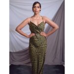 Anupriya Goenka Instagram - Sassy and comfortable! 💚 outfit-@arokaofficial Jewellery- @the_jewel_gallery Styled by @stylebyrahilraja @arshadjrofficial ❤️ Clicked by @shahzadbhiwandiwala 🤗