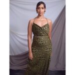 Anupriya Goenka Instagram - Sassy and comfortable! 💚 outfit-@arokaofficial Jewellery- @the_jewel_gallery Styled by @stylebyrahilraja @arshadjrofficial ❤️ Clicked by @shahzadbhiwandiwala 🤗
