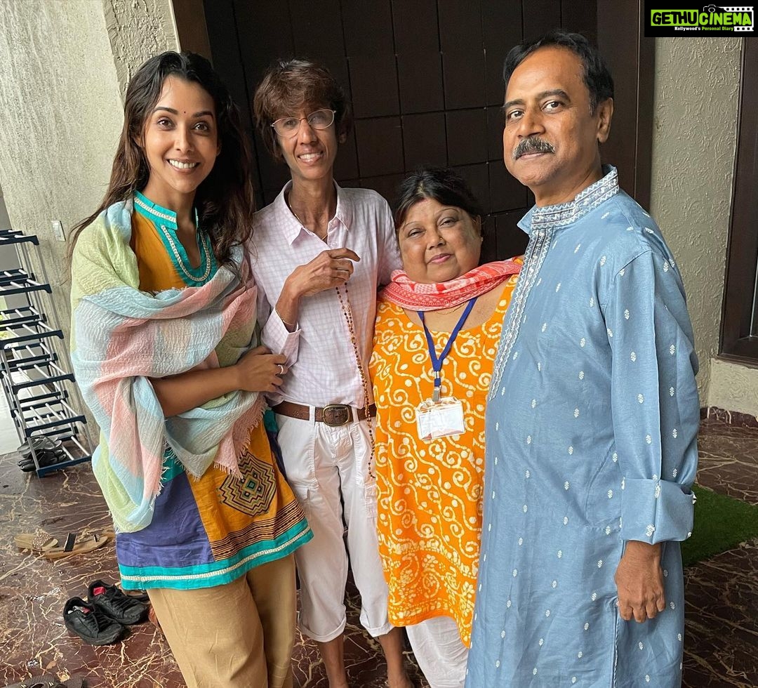 Anupriya Goenka Instagram - As we celebrate our 75th Independence Day. I pray that we all find independence from our fears, judgements, thinking patterns developed in years and embrace love, understanding, trust and breaking patterns/ old habits. Last 3 days were most beautiful for me. To see my family go thru a spiritual process together. We all were accepting, changing, flowing and glowing. 😀😀 3 most invigorating days we have spent together in a while. Thank you @aaditipohankar for introducing me to bodh. For being my guide and medium and hence my family’s. @iamroysanyal @actortrupti #nivi for being my companions during bodh2 and so amazing you all were there yesterday too mystically. Thank you Parn ji @Mitra.parn.official for the much needed guidance and insight. Shrestha ji @maitreyi_shreshtha for being there and holding our hand throughout. Dixit ji, for constantly giving me support and assurance. Shashi ji, Anupriya ji, Vandana ji and entire Maitribodh parivar for so much love and support and for taking care of my parents and brother so dedicatedly. And Maitreya Dadashriji for everything @maitreya_dadashreeji #shantikshetrapremgiriashram