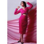 Anupriya Goenka Instagram - Anything is possible with sunshine and a little pink 🌸 Wearing Custom- @idgafthebrand Stylists- @stylebyrahilraja @arshadjrofficial Jewellery- @the_jewel_gallery Heels- @shooshh.in Hmu @kahkashaaaan 📸 @photographybybela #pink #style #ootdfashion #paneldiscussion #fyp
