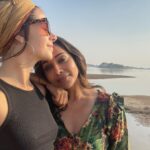 Anupriya Goenka Instagram - Coco and me….❤️🥂 We met at a tango class and it took us just one meeting to form a deep connection.. that would make me travel to a city to meet her and her to stay back a few more days in a country to meet me.. N we continue to tango… miss you @coco_b_gutschi ❤️ Safari, lunch and candle light donning at @whcheetahgarhresort - I miss this place! Wearing at @_shrutisancheti - green dress @poshaffair.co - red dress #friendship #photodump #holiday #memories