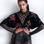 Anupriya Goenka Instagram – Christmas feels @filmfare 

Outfit @eshaamiinlabel1 @eshaamiin1 
Styled by @yasminqurash 
Hair @irshad__hair 
📸 @photographybybela