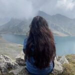 Anurita Jha Instagram - On the edge…feel ur breath… The sound ..the stillness…u and nature dance in one rhythm 🎵 . . . . . . Video by @paritladani 🤘 . . . . . . . . . . #hike #kashmir #tarsarmarsartrek #13500ft . . #insta #instagram #instalove #travel #solotravel #solotraveler #solowomentravel #trek #love #life #gratitude #anurittakjha #reels #reelsvideo #reelsviral #reelslovers #reelstrending #reelsexplore #bollywood #bollywoodsongs #explorer #reelsindia #reelitfeelit #reelitfeelit #tarsarmarsar #kashmir 13,500 feet