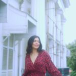 Anurita Jha Instagram – There is always a place deep inside of all of us that usually has all the clarity.. try connecting to that.. and half the battles of ur life will just vanish …
And do all of this with a smile …❤️❤️
Have a beautiful day 🌸🌸💥
.
.
.
.
.
.
.
.
.

📸 @sumit.baruah 
Hair @jiyajadhav66 
Outfit @zara 
.
.
.
.
.
.
#mood #moodshots #instalive #instagood #instafashion #instadaily #instamood #instalove #instalike #instastyle #anurittakjha #motivation #motivalionalwords #selflove #selfhelp #anurittakjha