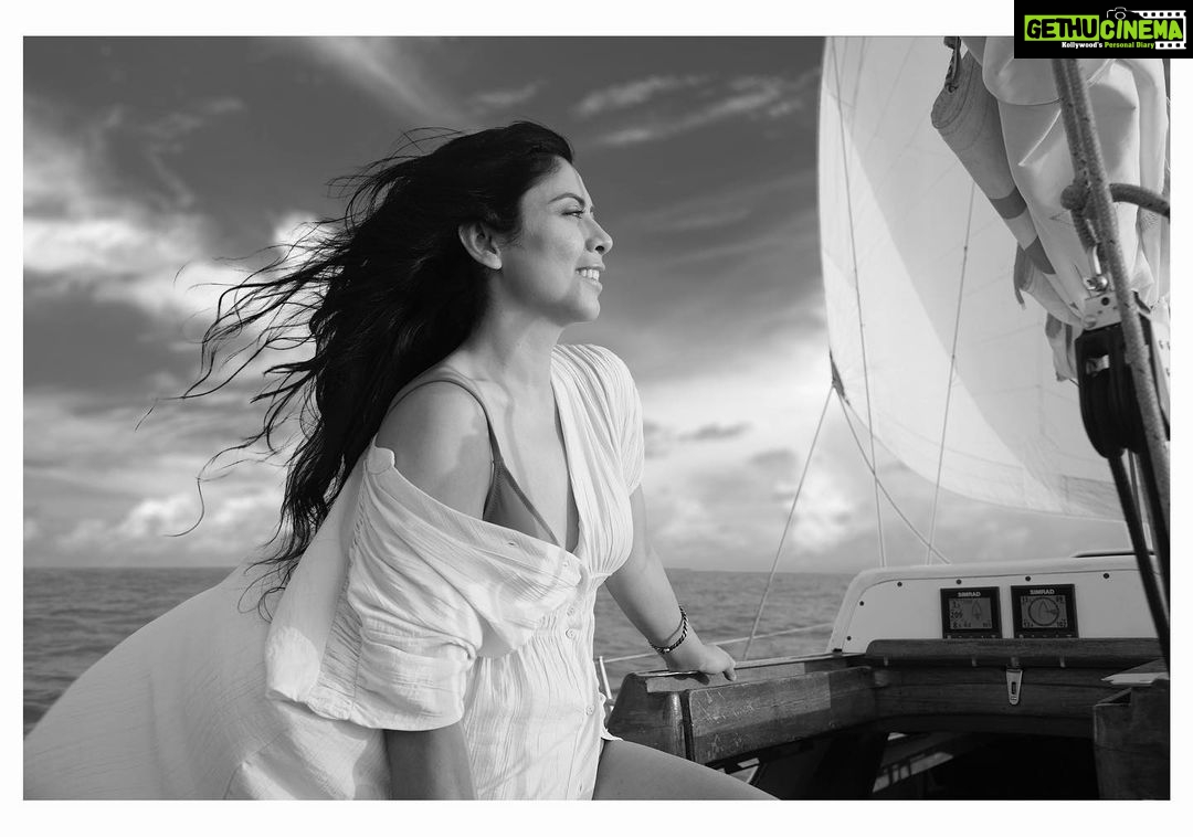Anurita Jha Instagram - Weekend vibe 🍩🍩 . . . . . . . . Pic @raj35mm The sailing by @sailingstargazer Muah @amitpardeshi.makeupartistv1977 . . . . . . . . . #insta #instafashion #instapic #instadaily #instalike #trending #trendingpics #trendingfashions