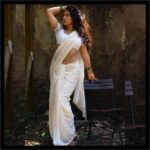 Anurita Jha Instagram - 🤍🤍🤍 . . . . . . . . . 📸 @sarikagangwal Hair @jiyajadhav66 Muah @sumangupta_mua Saree @yarn_india . . . . . . . . . #insta #instagram #saree #sareelove #indianwear #instagood #actor #actorslife #reels #reelsinstagram #anurittakjha