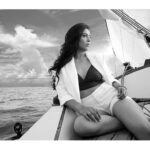 Anurita Jha Instagram - ☀️ caption plz 🙄((( . . . . . . . Pic @raj35mm The sailing by @sailingstargazer Muah @amitpardeshi.makeupartistv1977 . . . . . . . . . #instafashion #instapic #instadaily #instalike #trending #trendingpics #trendingfashion #instadaily