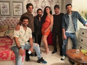Anurita Jha Instagram - Check out the absolutely stunningly good looking boys of #aashram3 
To the fab actor’s that they are and more then that lovely friends ❤️❤️
So Sunday vibe be like ….😋

@iamroysanyal @darshankumaar @sachinshroff1 @tanmaay @vikramkochhar 

Missed our baba @iambobbydeol and akki @rajeevsiddhartha