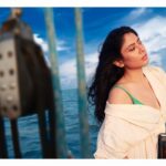Anurita Jha Instagram - Calm before the storm 🌊 . . . . . . . . . . Pic @raj35mm The sailing by @sailingstargazer Muah @amitpardeshi.makeupartistv1977 . . . . . . . . . #insta #instafashion #instapic #instadaily #instalike #trending #trendingpics #trendingfashion My World