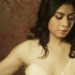 Anurita Jha Instagram - Koi kaise …🤔🤔 . . . . . . . . Wearing @we_essence Created by @sumit.baruah Hair @jiyajadhav66 Makeup @amitpardeshi.makeupartistv1977 . . . #insta #instpic #instgram #instadaily #instafashion #instamood #instalove #poser #photoshoot #shooting #actor #actors life #workingactor #indian celebrity #newyear #2023 #happy2023