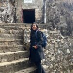 Anurita Jha Instagram – Happy 2023 🌼🌼
At the MAHAVTAR BABAJI’S caves …
Foothills of Himalayan in Ranikhet.. 
love light happiness to all of you ❤️❤️❤️❤️
.
.
.
.
Happy2023 Dwarahat