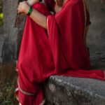 Anurita Jha Instagram - Got inspired by ur last post @sarikagangwal And thank u for the lovley pics 😍😍😍😍 . . . . . . . . #insta #reels #reelsinstagram #reelsvideo #saree #sareereels #sareelove #reelsindai