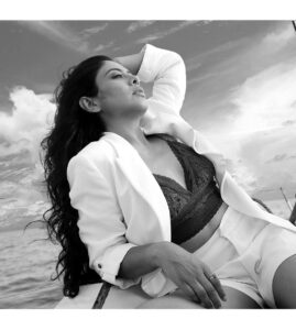 Anurita Jha Instagram - Let’s get into some beach vibe.. Scroll and tell me which is ur fav one ? Lets see if our choices are similar 😜 . . . . . . . . . 📸 @raj35mm 💄 @amitpardeshi.makeupartistv1977 . . . . . . . #insta #posts