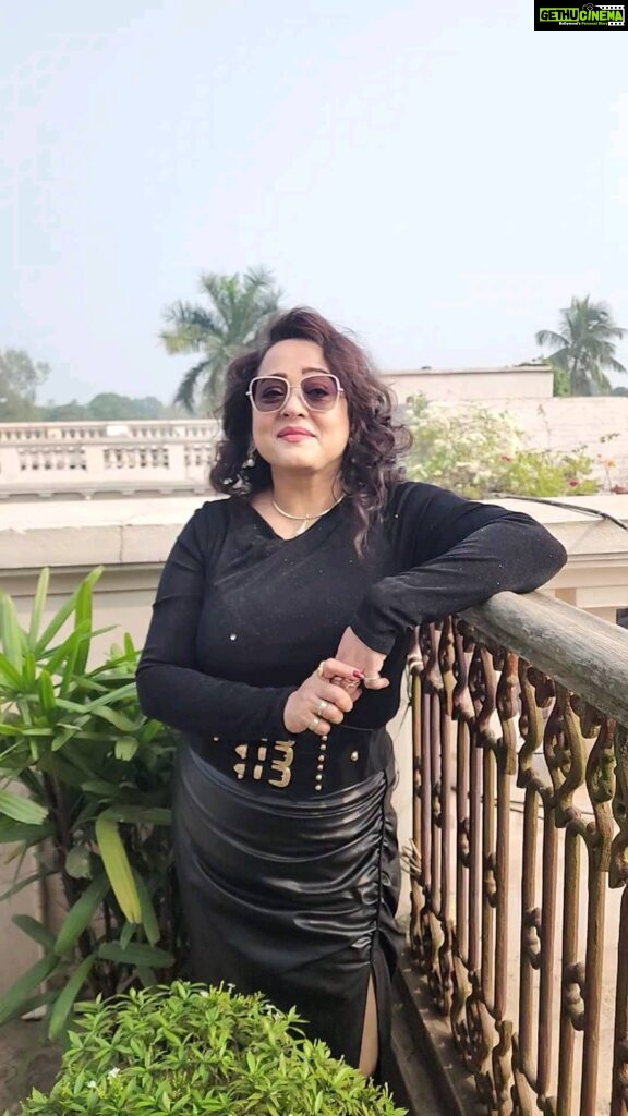 Aparajita Auddy Instagram - I WILL NOT BE STOPPED 😎😎😎 Rajbari Bawali
