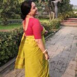 Aparajita Auddy Instagram - Flowers are the smile of nature 🌹🌹🌹🌹❤️❤️❤️❤️