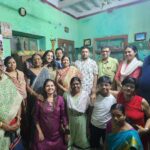 Aparajita Auddy Instagram - আমাদের বাড়ি..... অনেক স্মৃতি অনেক ভালোবাসা অনেক জমে থাকা অভিমানের মধ্যে ও আমাদের বাড়ি টা এখনও এক মুঠো ঠান্ডা বাতাসের মতো.... সব বাড়ির কিছু নিয়ম হয় আমাদের বাড়ির ও অনেক নিয়ম ছিল.... সেই নিয়মের খানিক বাইরেই ছিলো আমার ভাবনা তাই কাজ গুলো আলাদা ছিলো..... এক প্রকারে ভিন্নমত আমার তাই আমারই আমি ছিলাম আমার মতো করে কিন্তু প্রভাব বা সাংস্কৃতি টা আমার এখনো আমার অনেক টা বাড়ির মতই..... যেমন বড়দের ভাবনা বা তাদের ইগো কে মেনে নিয়ে চলা.... সেটা আমরা কখনোই ভাঙিনি.... সেটা কে সম্মান জানিয়ে এক টা অদৃশ্য দেয়াল ছিলো যেটা ভাঙার সাহস আমাদের বর্তমান প্রজন্মের ছিলো না..... আজ মায়ের মৃত্যুর পর বর্তমান টাই শাশ্বত তাই আমরা বাঁধন ভেঙে সবাই আজ এক ফ্রেমে.... আমি বিশ্বাস করি জীবনে কিছু নাহি রয় তোমার আমার পরাজয়.... শুধুই ব্যবহার আর কাজ টা থেকে যাবে...... আর পরের প্রজন্মের কাছে থাকবে আমার শিক্ষা বাকি সবটাই মাটি আর মিথ্যে মায়া..... আজকের দিনটা বিরাট এক টা পাওনা সবার সামনে আমার দুই পরিবারের চিত্র টা দেখাতে পারলাম.... আমার দাদা কে সবাই চেনেন তার বাইরে আমার আর এক দাদা আছেন বড় দাদা ছোট বেলায় আমরা বলতাম আমরা দুই ভাই এক বোন কখনো বলিনি জেঠুর ছেলে.. আছেন বৌদি ভাইপো এবং আমার রানী দিদি যিনি জীবনের শেষ দিনে ও মায়ের হাত ছাড়েন নি মায়ের মুখে শেষ জল টা রানী দিদি দিয়েছেন.... আমার শ্বশুর বাড়িতে আমরা ১০০. জনের পরিবার সবাইকে নিয়ে.... আজ আমার বাড়ির সবাই মিলে আমরা,, ১০৫.।মা আমাদের এক করে দিলেন.... বাকি গল্প আরো নতুন আর রঙিন হোক এবং ক্রমশ থাকুক এটাই ইশ্বরের কাছে কামনা... এই ছবি গুলো তে special হলো আমার পুতুলের ঘর,আমার বড় মার যত্ন নিয়ে সাজানো পুতুল... পুরোনো পাখা এখনও ঘোরে... এবং ঠাকুর দাদাল লাঠি, আমার ঠাকুমার ঘর যেটি এখন ঠাকুর ঘর.... আমরা সত্যি খুব ছাপোশা কিন্তু খুব সত্যি..