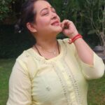 Aparajita Auddy Instagram - সবসময়েই অনুভব করতাম কতই না চাপ আমার কি অসম্ভব ভারী মনে হতো এক এক সময়..... আজ কতই না শূন্য লাগছে.... মনে হচ্ছে এই মস্ত পৃথিবীটা তে শূন্যতাই হলো শাশ্বত। জীবন শুধুই শেখায় এতো শিখে কি লাভ যখন শুধুই যাওয়া আসা।