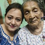 Aparajita Auddy Instagram - মা আজ সকাল ৯.৩০ চলে গেলেন....অ খন্ড শাসন দন্ড ত্রস্ত হলো তার.... মার আত্মার শান্তি হোক। যারা পরিচিত সবার নাম্বার আমার কাছে নেই তাদের সকলকে এই পোস্ট টির মাধ্যমে জানালাম