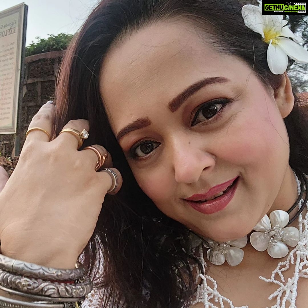 Aparajita Auddy Instagram - Adornment, what a science! Beauty, what a weapon! Modesty, what elegance!”#reelsindia#viral #Instagram