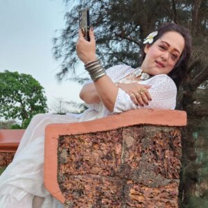 Aparajita Auddy Instagram - Adornment, what a science! Beauty, what a weapon! Modesty, what elegance!”#reelsindia#viral #Instagram