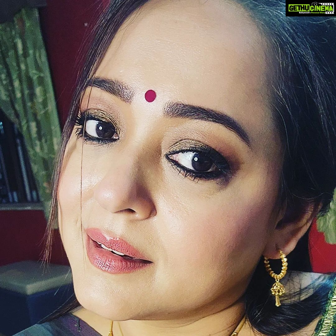 Aparajita Auddy Instagram - আমার কাছে রাজা আমার রইল অজানা