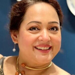 Aparajita Auddy Instagram - তুমি আচমকা মেঘ, 
বুকের ভেতর ওলোটপালোট, 
তুমি জোনাক জ্বালাও, 
এবার সাঁঝের গল্প হোক