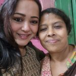 Aparajita Auddy Instagram - আমাদের বাড়ি..... অনেক স্মৃতি অনেক ভালোবাসা অনেক জমে থাকা অভিমানের মধ্যে ও আমাদের বাড়ি টা এখনও এক মুঠো ঠান্ডা বাতাসের মতো.... সব বাড়ির কিছু নিয়ম হয় আমাদের বাড়ির ও অনেক নিয়ম ছিল.... সেই নিয়মের খানিক বাইরেই ছিলো আমার ভাবনা তাই কাজ গুলো আলাদা ছিলো..... এক প্রকারে ভিন্নমত আমার তাই আমারই আমি ছিলাম আমার মতো করে কিন্তু প্রভাব বা সাংস্কৃতি টা আমার এখনো আমার অনেক টা বাড়ির মতই..... যেমন বড়দের ভাবনা বা তাদের ইগো কে মেনে নিয়ে চলা.... সেটা আমরা কখনোই ভাঙিনি.... সেটা কে সম্মান জানিয়ে এক টা অদৃশ্য দেয়াল ছিলো যেটা ভাঙার সাহস আমাদের বর্তমান প্রজন্মের ছিলো না..... আজ মায়ের মৃত্যুর পর বর্তমান টাই শাশ্বত তাই আমরা বাঁধন ভেঙে সবাই আজ এক ফ্রেমে.... আমি বিশ্বাস করি জীবনে কিছু নাহি রয় তোমার আমার পরাজয়.... শুধুই ব্যবহার আর কাজ টা থেকে যাবে...... আর পরের প্রজন্মের কাছে থাকবে আমার শিক্ষা বাকি সবটাই মাটি আর মিথ্যে মায়া..... আজকের দিনটা বিরাট এক টা পাওনা সবার সামনে আমার দুই পরিবারের চিত্র টা দেখাতে পারলাম.... আমার দাদা কে সবাই চেনেন তার বাইরে আমার আর এক দাদা আছেন বড় দাদা ছোট বেলায় আমরা বলতাম আমরা দুই ভাই এক বোন কখনো বলিনি জেঠুর ছেলে.. আছেন বৌদি ভাইপো এবং আমার রানী দিদি যিনি জীবনের শেষ দিনে ও মায়ের হাত ছাড়েন নি মায়ের মুখে শেষ জল টা রানী দিদি দিয়েছেন.... আমার শ্বশুর বাড়িতে আমরা ১০০. জনের পরিবার সবাইকে নিয়ে.... আজ আমার বাড়ির সবাই মিলে আমরা,, ১০৫.।মা আমাদের এক করে দিলেন.... বাকি গল্প আরো নতুন আর রঙিন হোক এবং ক্রমশ থাকুক এটাই ইশ্বরের কাছে কামনা... এই ছবি গুলো তে special হলো আমার পুতুলের ঘর,আমার বড় মার যত্ন নিয়ে সাজানো পুতুল... পুরোনো পাখা এখনও ঘোরে... এবং ঠাকুর দাদাল লাঠি, আমার ঠাকুমার ঘর যেটি এখন ঠাকুর ঘর.... আমরা সত্যি খুব ছাপোশা কিন্তু খুব সত্যি..