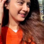 Arishfa Khan Instagram - Glow + Protect💛 I tried @dotandkey.skincare Vitamin C + E sunscreen It’s the best sunscreen you can get your hands on, and here’s what I think: comes with SPF 50 protection along with UVA, UVB and Blue rays protection. It’s quick absorbing water- light texture with zero white cast for all skin types. Not just that, it’s Infused with Triple Vitamin C & Sicilian Blood Orange to fight dullness & pigmentation while boosting collagen, giving you even-toned, glowing and protected skin everyday!❤ Get your hands on it right away & don’t forget to use code: ARISHFA15 #ad