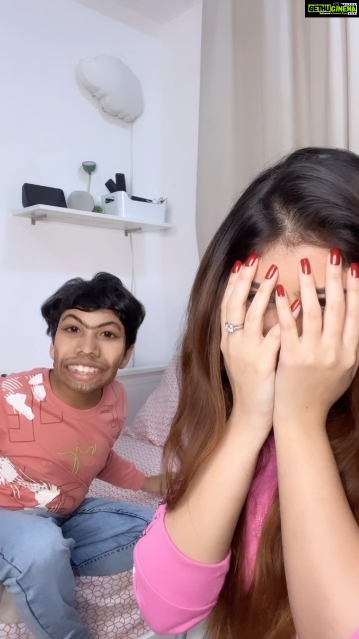 Arishfa Khan Instagram - Prank on @nomaankhan138 🤣 #siblings #prank