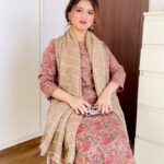 Arishfa Khan Instagram - Dare you to tag your husband/wife🤣👫🏻 #arishfakhan #comedy