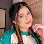Arishfa Khan Instagram - MISHY ME💚 I make this beautiful shade by using ( Miss mischief and Cherry chocolate ) 😍💄 Do you guys like this shade? Lemme know in the comment section 🤩 Order yours now at 549/- rupees (each) or Carry me along bundle from www.mishymecosmetics.com 🥰 #mishymecosmetics