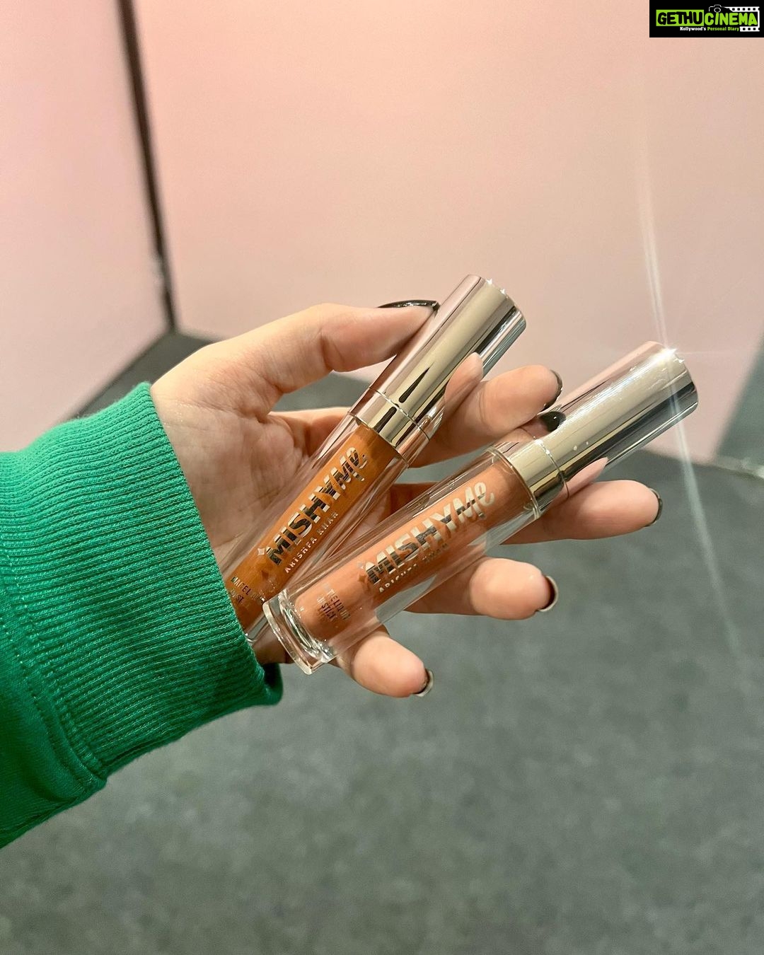 Arishfa Khan Instagram - MISHY MEπ I make this beautiful shade by using ( Miss mischief and Cherry chocolate ) ππ Do you guys like this shade? Lemme know in the comment section π€© Order yours now at 549/- rupees (each) or Carry me along bundle from www.mishymecosmetics.com π₯° #mishymecosmetics
