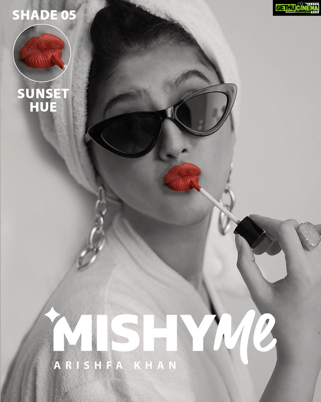 Arishfa Khan Instagram - Sunset Hue - It is nearly impossible to look at her without dreaming! The 5th Shade (coral) is here. 💄 MishyMe Matte Liquid Lipsticks are launching soon