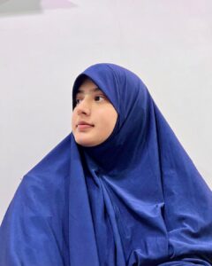 Arishfa Khan Instagram - Kaisa jaa raha ha aap sabka roza?💙