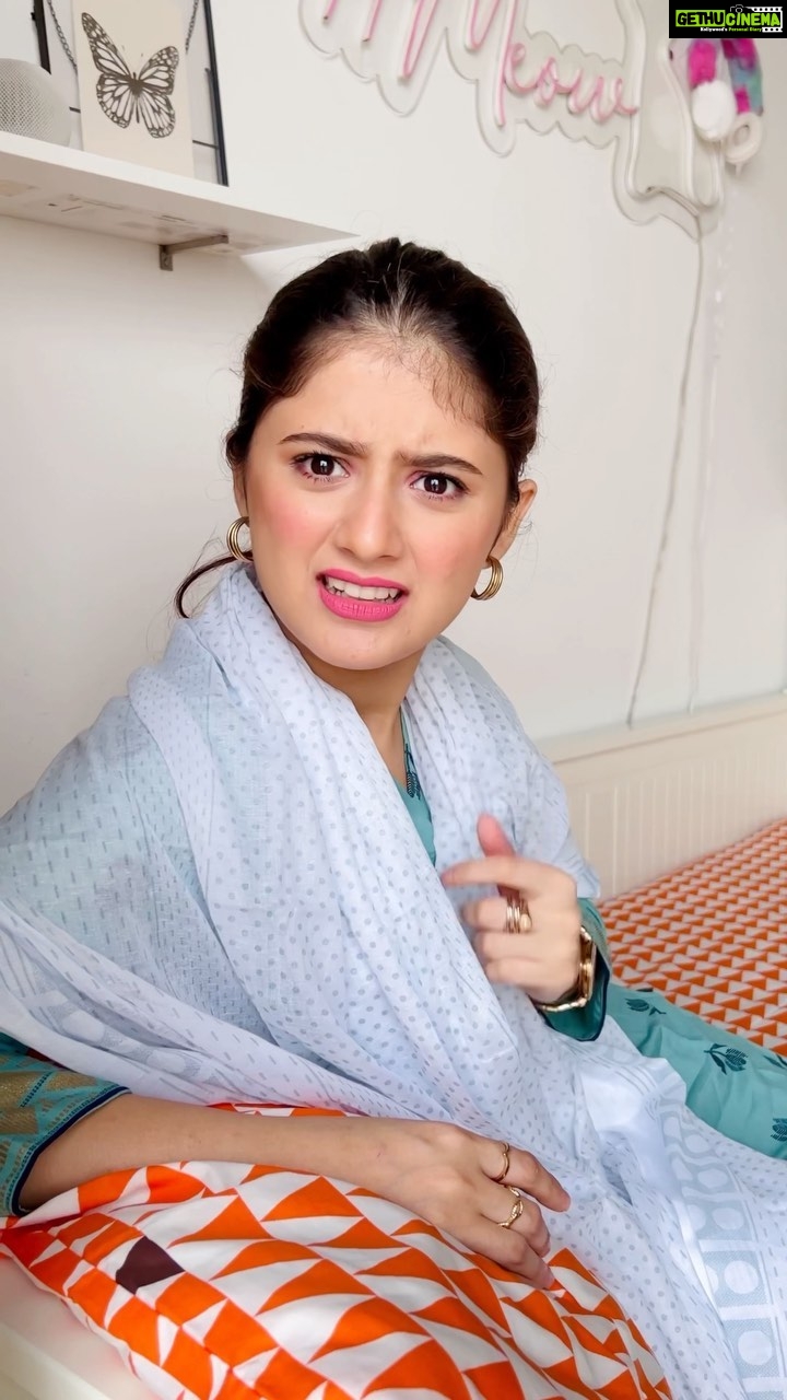 Arishfa Khan Instagram - Hahah😅 who can relate?🤷🏻♀️ TAG YOUR PARTNER😂 • #100ReelsByAK #Reel82 #Day26 #arishfakhan #shakaldekhihaisorrywali #comedy #funny #reels #reelsinstagram #reelitfeelit